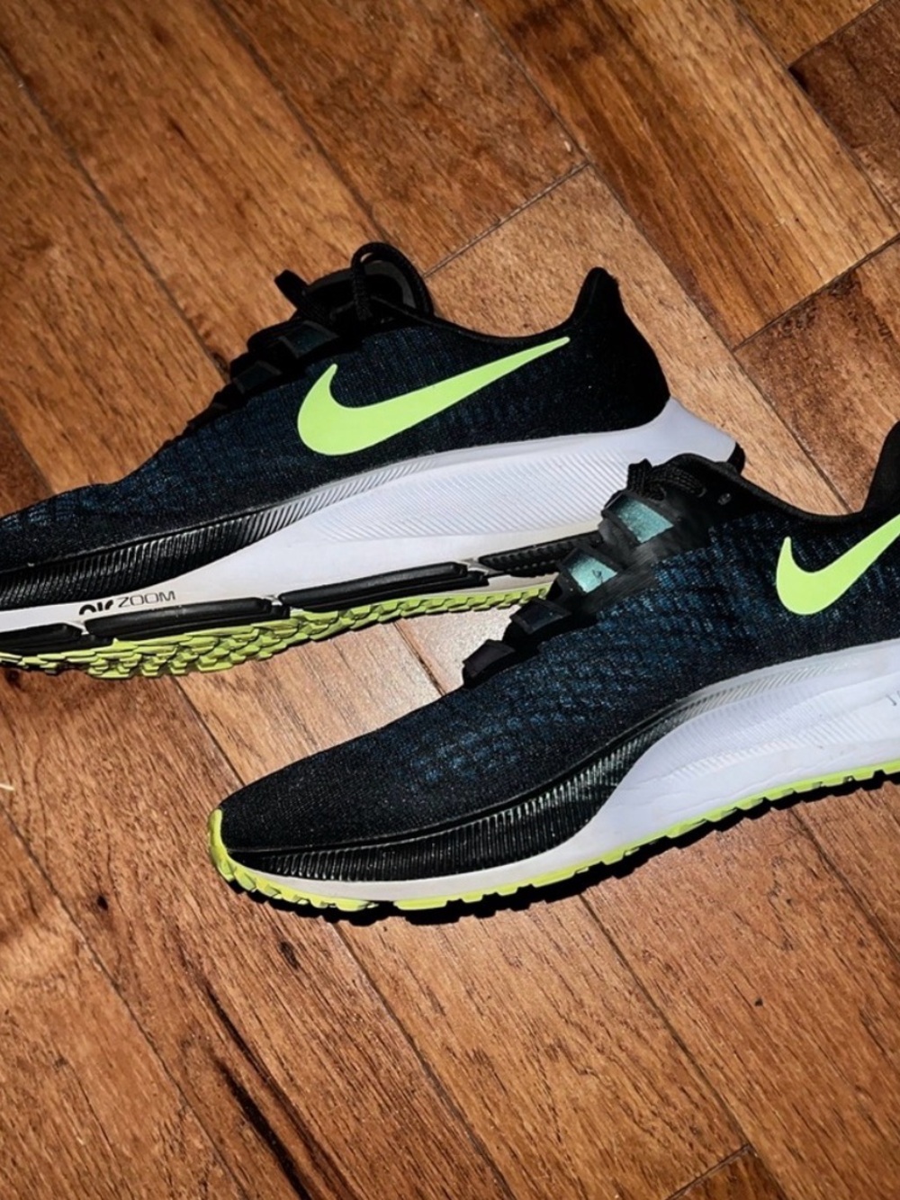 Women’s Nike Air Zoom Pegasus 37 Black/Ghost Green Sneakers 11.5